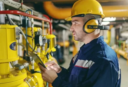 5 تطبيقات عملية لمفاتيح ضغط Lefoo في النظم الصناعية