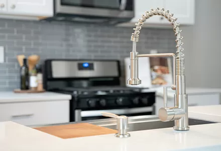 كيف تدعم المضخات وأجهزة الإرسال الأجهزة المنزلية الحديثة بهدوء