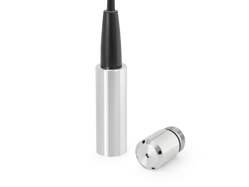 LFT3200 جهاز إرسال درجة حرارة ومستوى السائل الغاطس